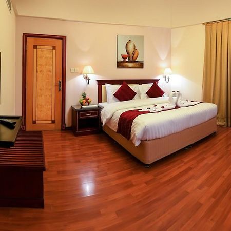 Marco Polo Hotel Manama Exterior photo